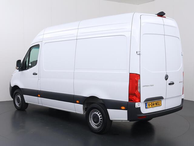 Mercedes-Benz SPRINTER 317 CDI | L2 H2 | AUTOMAAT | 170 PK | 3500 KG AHW VOORBEREIDING | ACHTERUITRIJCAMERA | AIRCO | CRUISE CONTROL | GEVEERDE CHAUFFEURSSTOEL | BETIMMERING | BIJRIJDERSBANK