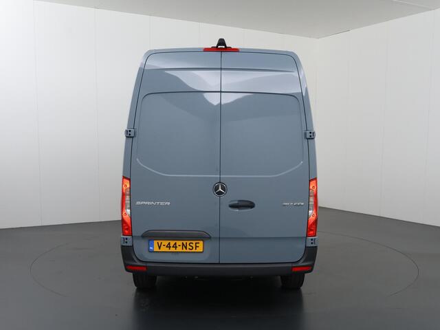 Mercedes-Benz SPRINTER 317 CDI | Aut. | L2 H2 | Pro | Verwarmde Chauffeursstoel | Bijrijdersbank | Spiegelpakket | Achteruitrijcamera | Airco | Cruisecontrol | Dodehoekassistent | 3500kg AHW | Certified |