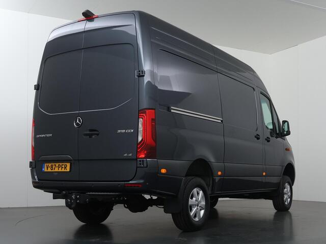 Mercedes-Benz SPRINTER 319 CDI | Aut. | L2 H2 | Select | 4X4 | Dubbele Schuifdeur | 2800 KG Trekhaak | Lederen bekleding | Distronic Plus | Navigatie | Parkeercamera | Certified