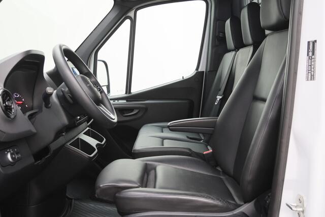 Mercedes-Benz SPRINTER 317 CDI Aut. L2H1 Leer, 3-Zits, Camera, Standkachel, Airco, Cruise, Apple Carplay, Trekhaak