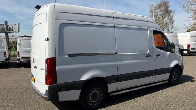 Mercedes-Benz SPRINTER 311 CDI 84KW 114PK L2H2 BEDRIJFSWAGENINRICHTING/ AIRCO/ CAMERA/ 100% DEALERONDERHOUDEN