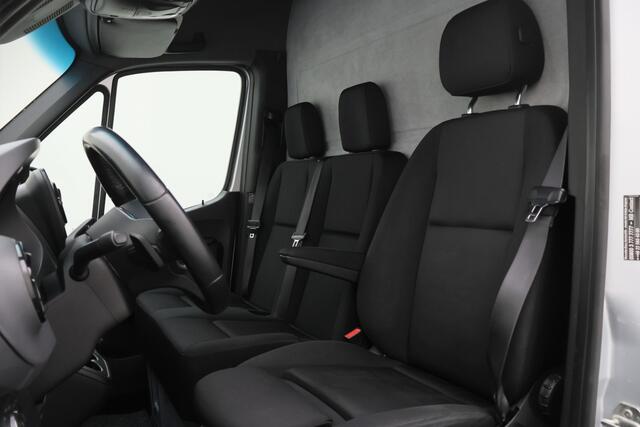 Mercedes-Benz SPRINTER 314 2.2 CDI Automaat L2H2 3-Zits, LED, Climate, Camera, Cruise, Navigatie, Bluetooth, Trekhaak, 16''