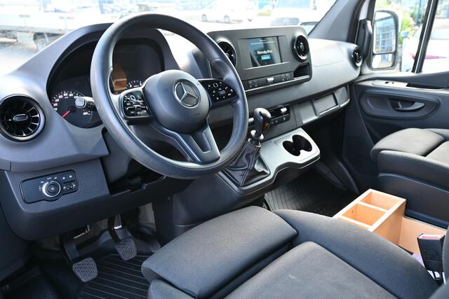 Mercedes-Benz SPRINTER 319 CDI 3.0 V6 L2H2 3500 kg Trekhaak, Geveerde stoelen, MBUX navigatie en camera