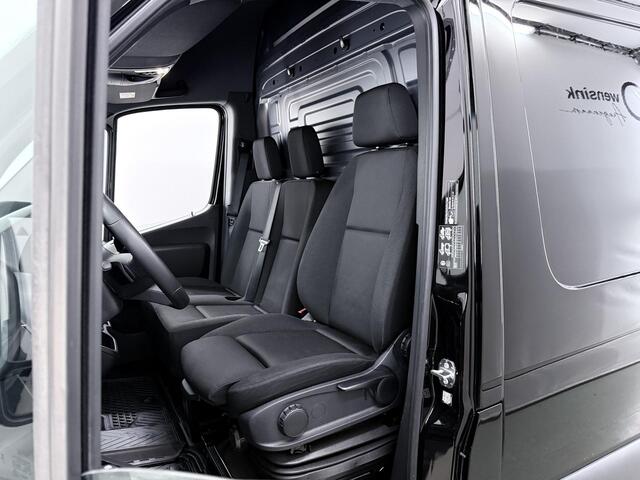 Mercedes-Benz SPRINTER 317 CDI | AUT. | L2 H2 | PRO | ACHTERUITRIJCAMERA | CRUISE CONTROL | BETIMMERDE LAADRUIMTE | DIEP ZWART | 3-ZITS | LICHT -/ REGEN SENSOR | CARPLAY | ANDROID AUTO | CERTIFIED