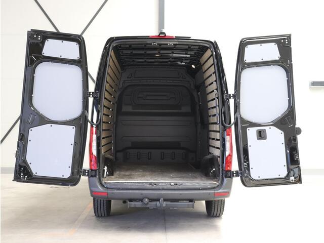 Mercedes-Benz SPRINTER 315 CDI Automaat L2H2 PRO Airco MBUX Navigatie Adaptive Cruise Control Leder PDC VA + Camera Trekhaak 3500kg Comfortstoel