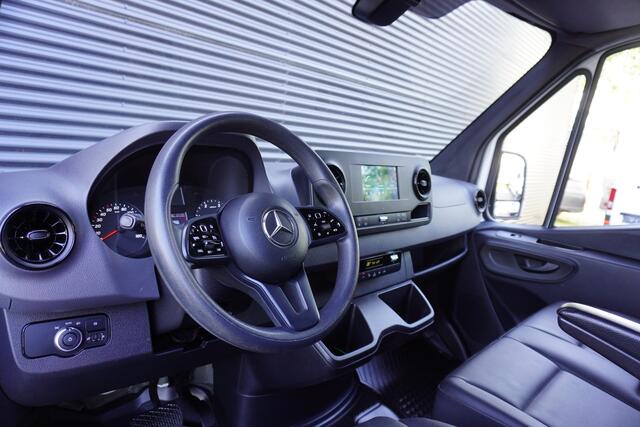 Mercedes-Benz SPRINTER 317 170pk Automaat L3H2 Dubbele cabine 6 persoons Camera Navigatie Apple carplay Trekhaak