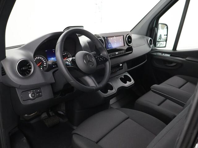 Mercedes-Benz SPRINTER 315 CDI | L2 H2 | RWD | Aut. | PRO | BPM VRIJ! | ACHTERUITRIJCAMERA | 3500 KG AHW | DODEHOEKASSISTENT | AIRCO | CRUISE | CARPLAY | ANDROID AUTO | METALLIC | 3-ZITS | MBUX SYSTEEM GROOT