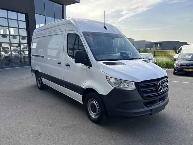 Mercedes-Benz SPRINTER 315 CDI L2 H2 RWD Pro MBUX / Trekhaak / Camera / Cruise control / Airco / 270 Graden achterdeuren
