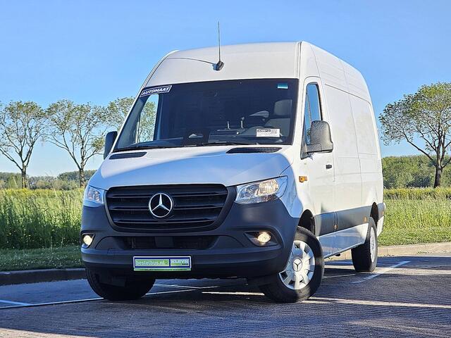Mercedes-Benz SPRINTER 317 L2H2 Pro Mbux10 Euro6 Airco Automaat Facelift Navi BPM-Vrij 170Pk Euro6 Camera! L2H2 Mbux RWD Euro6 Airco Automaat Facelift Navi BPM-Vrij 170Pk Euro6 Camera