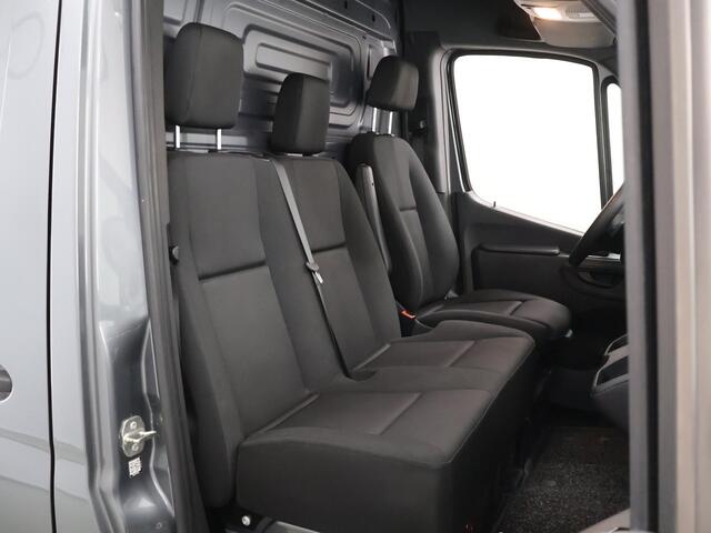 Mercedes-Benz SPRINTER 317 CDI | Aut. | L2 H2 | RWD | Trekhaak | Parkeercamera | Navigatie | Betimmering | Cruise Control | Certified