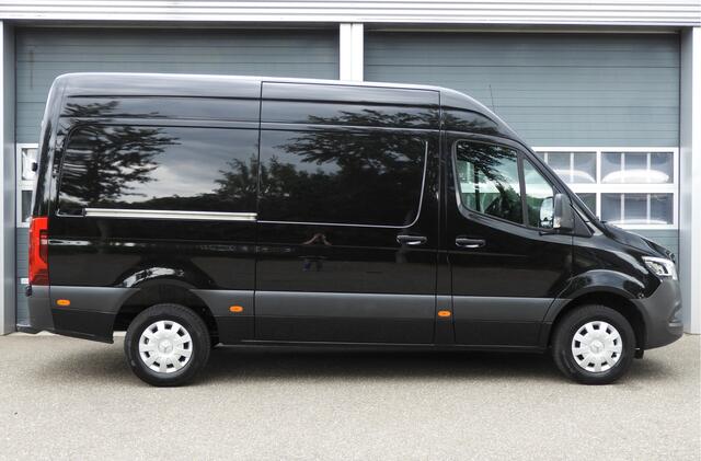 Mercedes-Benz SPRINTER 317 1.9 CDI L2H2 RWD AUT | LED | CAMERA | NAVI | CRUISE | CARPLAY