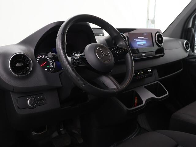Mercedes-Benz SPRINTER 317 CDI | L2 H2 | AUT. | PRO | W73 BREDE ACHTEROPSTAP | LAADRUIMTE PAKKET | AIRCO | CRUISE CONTROL | ACHTERUITRIJCAMERA | 3-ZITS | MULTIFUNCTIONEEL STUURWIEL | CERTIFIED