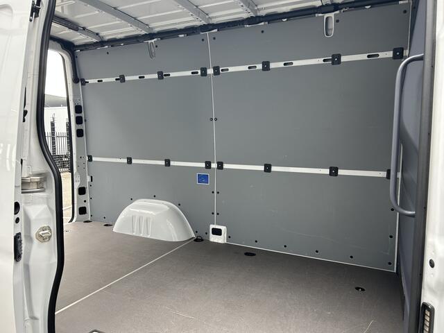 Mercedes-Benz SPRINTER 315 CDI L2 H2 RWD Pro MBUX / Trekhaak / Camera / Cruise control / Airco / 270 Graden achterdeuren
