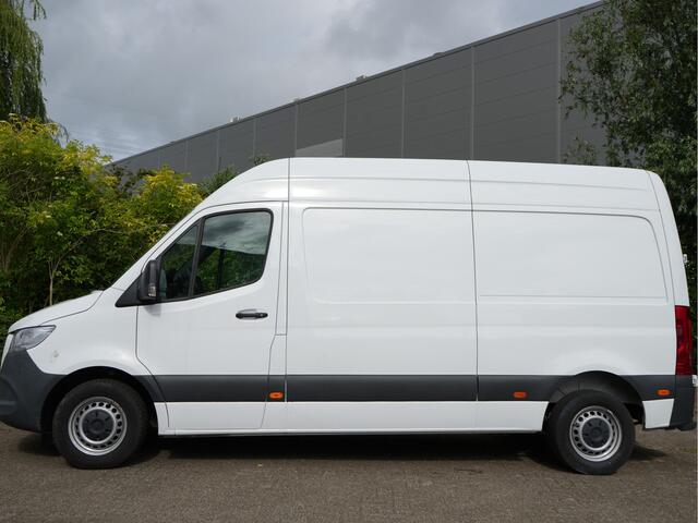 Mercedes-Benz SPRINTER 215 1.9 CDI L2H2 FWD Automaat trekhaak, camera