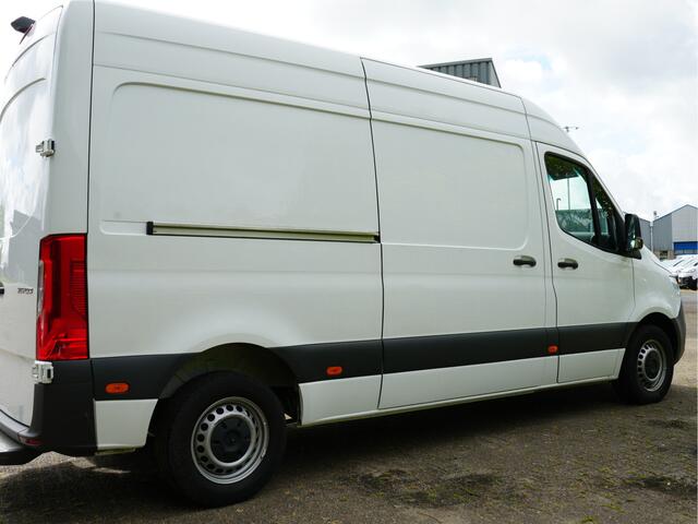 Mercedes-Benz SPRINTER 215 1.9 CDI L2H2 FWD Automaat trekhaak, camera