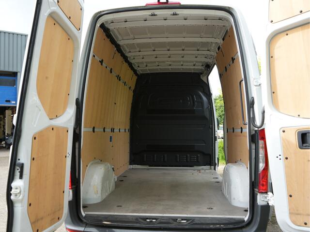 Mercedes-Benz SPRINTER 215 1.9 CDI L2H2 FWD Automaat trekhaak, camera