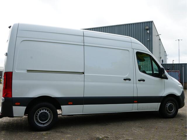 Mercedes-Benz SPRINTER 215 1.9 CDI L2H2 FWD Automaat trekhaak, camera