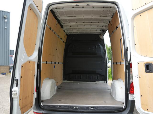 Mercedes-Benz SPRINTER 215 1.9 CDI L2H2 FWD Automaat trekhaak, camera