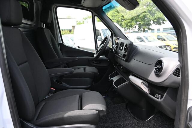 Mercedes-Benz SPRINTER 317 CDI L2H2 3500 KG trekhaak, LED, Geveerde stoel