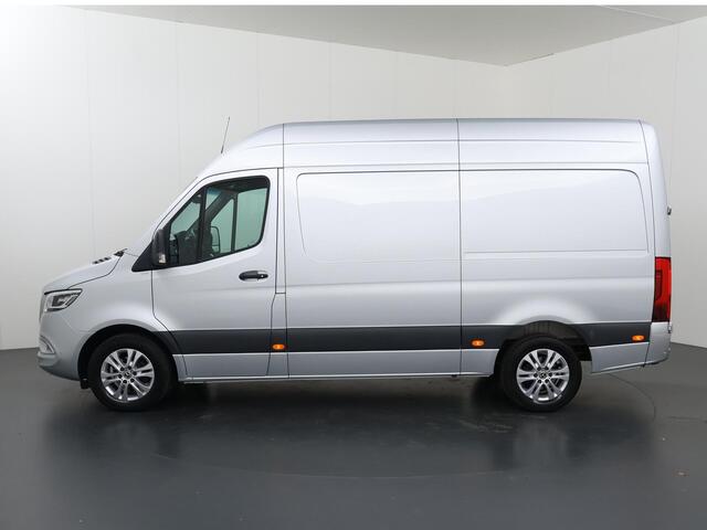 Mercedes-Benz SPRINTER 316 CDI | Aut. | L2 H2 | 3500KG. AHW | Standkachel | LM Velgen | Parkeersensoren | Zijruit in schuifdeur | 3-zits | Trekhaak | Stoelverwarming | Navigatie | Parkeercamera