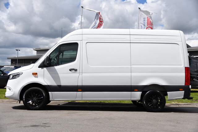 Mercedes-Benz SPRINTER 317 1.9 CDI L2 Pro AMG Edition FACELIFT! Camera, Cruise, Carplay, 10,5'' Mbux, Stoelverwarming, Geveerde stoel, 170pk, Automaat, LED, Uniek!