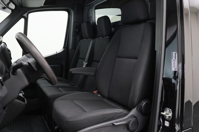Mercedes-Benz SPRINTER 317 CDI Automaat L2H2 3-Zits, Airco, Camera, Apple Carplay, Stoelverwarming, DAB, Trekhaak, 18''
