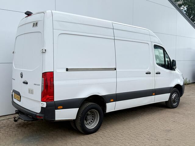 Mercedes-Benz SPRINTER 516 2.2 CDI L2H2 Dubbellucht 10 Inch MBUX 3,5t Trekhaak Climate Control Navigatie Parkeersensoren V + A