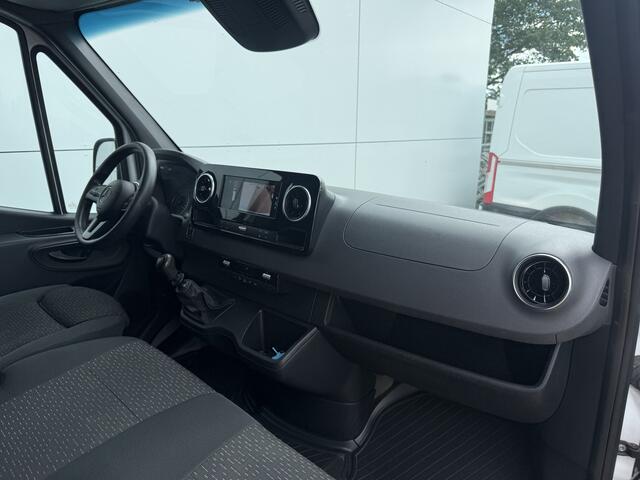 Mercedes-Benz SPRINTER 516 2.2 CDI L2H2 Dubbellucht 10 Inch MBUX 3,5t Trekhaak Climate Control Navigatie Parkeersensoren V + A