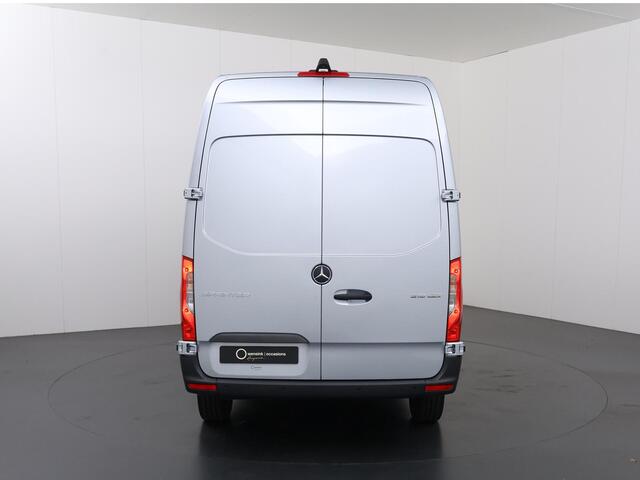 Mercedes-Benz SPRINTER 319 CDI 190 PK | L2 H2 | AUTOMAAT | PRO | LED | KUNSTLEDER ZWART BEKLEDING | CAMERA | BETIMMERDE LAADRUIMTE | CARPLAY EN ANDROID AUTO | CRUISE | AIRCO | 17" LICHTMETALEN VELGEN | LUCHTGEVEERDE BESTUURDERSSTOEL