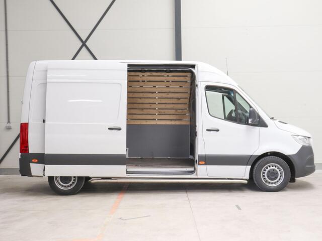 Mercedes-Benz SPRINTER 315 CDI Automaat L2H2 PRO Airco MBUX Navigatie Adaptive Cruise Control Leder PDC VA + Camera Trekhaak 3500kg Comfortstoel