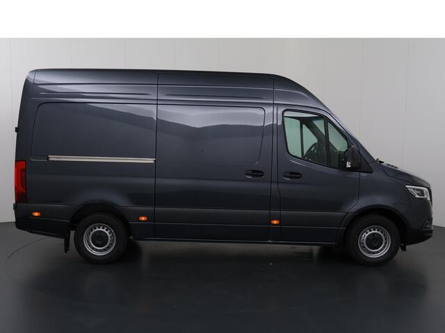 Mercedes-Benz SPRINTER 319 L2H2 RWD SELECT | Navigatie | Spiegelpakket | Klasse 3 Alarm | Verwarmde en Geveerde Comfort Chauffeursstoel en Verwarmde Comfort Bijrijdersstoel | LED koplampen | Parkeerpakket Met Camera | | BPM VRIJ | Distronic | Winterpakket | Leer | Certified