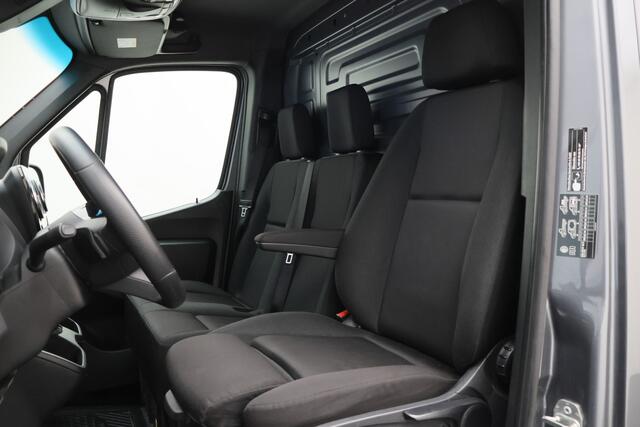 Mercedes-Benz SPRINTER 317 CDI Automaat L2H2 Pro 3-Zits, Airco, Cruise, Camera, Navigatie, Bluetooth, PDC, Trekhaak, 18''