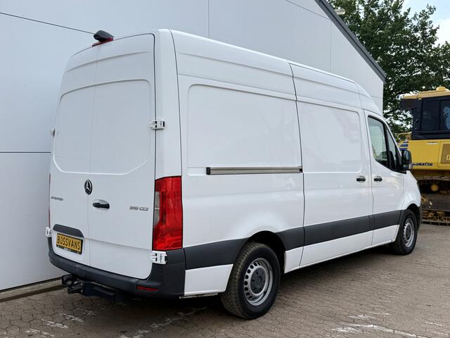 Mercedes-Benz SPRINTER 319 3.0 V6 L2H2 10-Inch MBUX Navigatie Climate Control Cruise Control 3,5 Trekhaak Oprijplaat