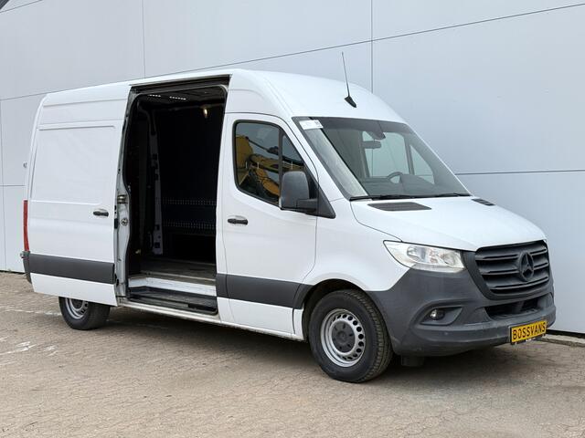 Mercedes-Benz SPRINTER 319 3.0 V6 L2H2 10-Inch MBUX Navigatie Climate Control Cruise Control 3,5 Trekhaak Oprijplaat