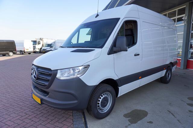 Mercedes-Benz SPRINTER 319 CDI 191PK L2H2 Pro Automaat Airco | Cruise | Camera | geveerde stoel | Trekgewicht 3.500KG