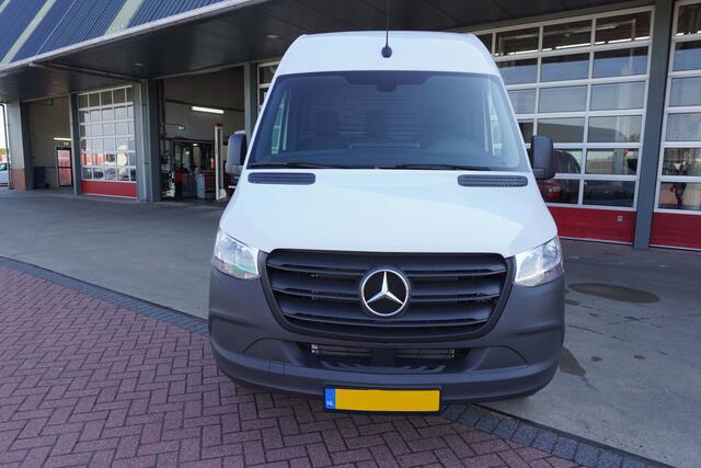 Mercedes-Benz SPRINTER 319 CDI 191PK L2H2 Pro Automaat Airco | Cruise | Camera | geveerde stoel | Trekgewicht 3.500KG