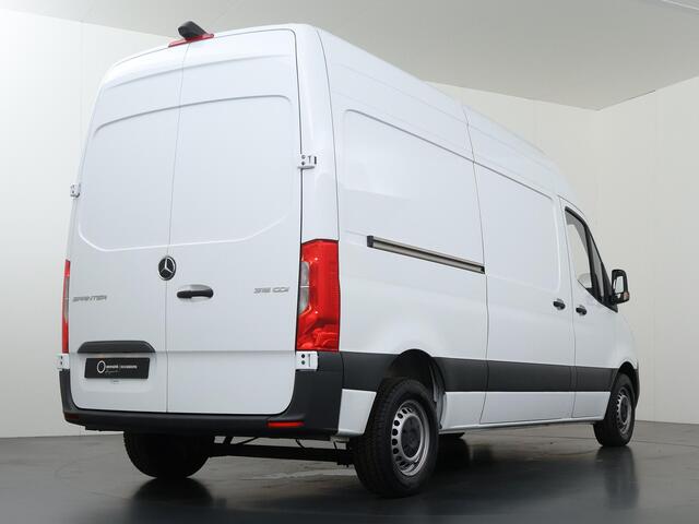 Mercedes-Benz SPRINTER 315 CDI | L2 H2 | FWD | AUT. | AIRCO | 2-ZITS | MULTIFUNCTIONEEL STUURWIEL | APPLE CARPLAY | ANDROID AUTO | ACHTERUITRIJCAMERA | LAADRUIMTE INRICHTING | CERTIFIED