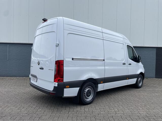 Mercedes-Benz SPRINTER 315 CDI L2 H2 Select | Led verlichting | 10.25" MBUX Systeem | 3500 KG Trekgewicht | Smartphone integratie pakket |
