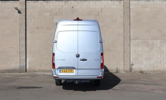 Mercedes-Benz SPRINTER 319 CDI | AUT. | L4 H2 | PRO | DISTRONIC PLUS | APPLE CARPLAY/ANDROID AUTO | TREKHAAK | LM VELGEN | 3-ZITS | STOELVERWARMING | CERTIFIED