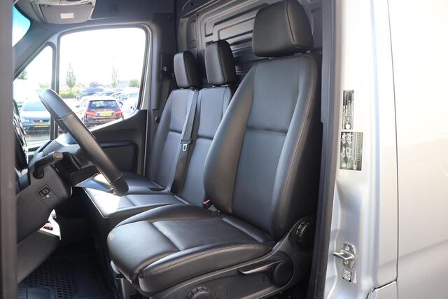 Mercedes-Benz SPRINTER 319 CDI | AUT. | L4 H2 | PRO | DISTRONIC PLUS | APPLE CARPLAY/ANDROID AUTO | TREKHAAK | LM VELGEN | 3-ZITS | STOELVERWARMING | CERTIFIED