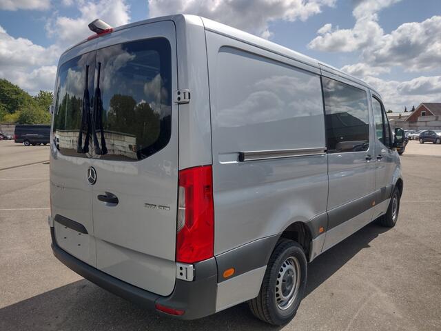 Mercedes-Benz SPRINTER 317CDI | PRO | 2x Schuifd. | L2H1 | 3.5t AHK | Camera | Cruise | 2p | App Conn. Navi | RWD | Ideale ombouw DC! BPM vrij.