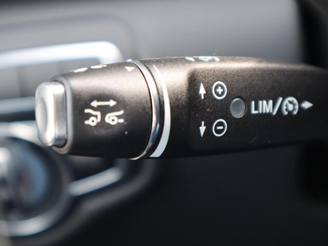 Mercedes-Benz V-KLASSE 300d XL DUBBELE CABINE AVANT. AMG