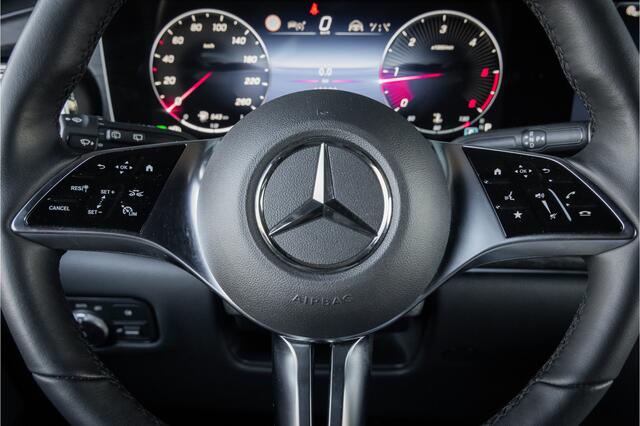 Mercedes-Benz V-KLASSE 300d 4 Matic XL AMG-Line - Distronic