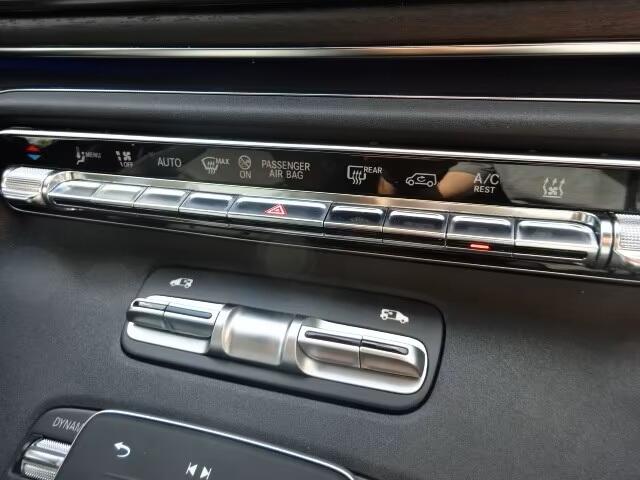 Mercedes-Benz V-KLASSE 300d L2 Avantgarde Grijs Kenteken Leder Distronic Camera Trekhaak LED MBUX 2 EL. Schuifdeuren