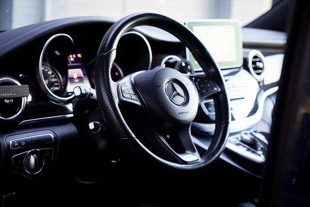 Mercedes-Benz V-KLASSE 250d Extra Lang DC Avantgarde Edition / Burmester / 5 Zits / Trekhaak / Leder / Excl BTW