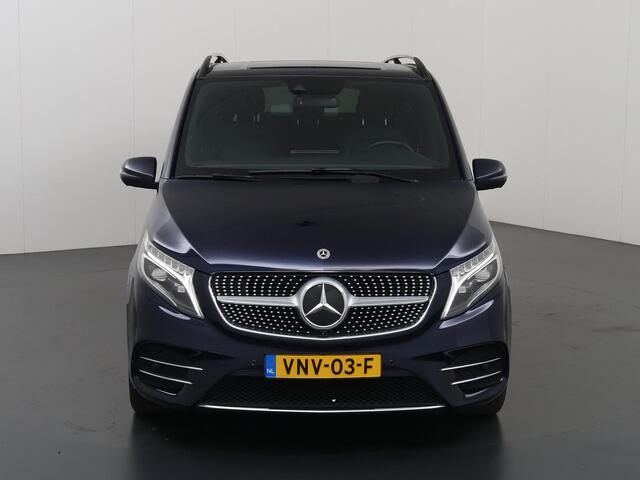 Mercedes-Benz V-KLASSE 300d | 4-MATIC | XL L3 | AMG | DUBBELE CABINE | DISTRONIC PLUS | BURMESTER SOUND | SCHUIFDEUR L+R | 360° CAMERA | AFN. TREKHAAK 2500KG. | ELK. VERSTELBARE STOELEN | MIDDENCONSOLE MET KOEKAST | NL AUTO | DEALER ONDERHOUDEN | CERTIFIED