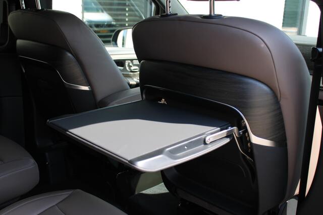 Mercedes-Benz V-KLASSE 300d / XXL / AMG / Exclusive / 4-Matic / 6 Pers / Luchtv / Elec Stoel / 360 Cam / Burmester / Vol Opties / NIEUWSTAAT
