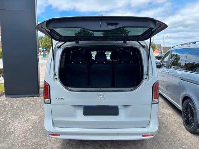 Mercedes-Benz V-KLASSE 300 Benzine L2 Avantgarde Distronic Burmester 2 EL. Schuifdeuren 360 Camera 19 Inch