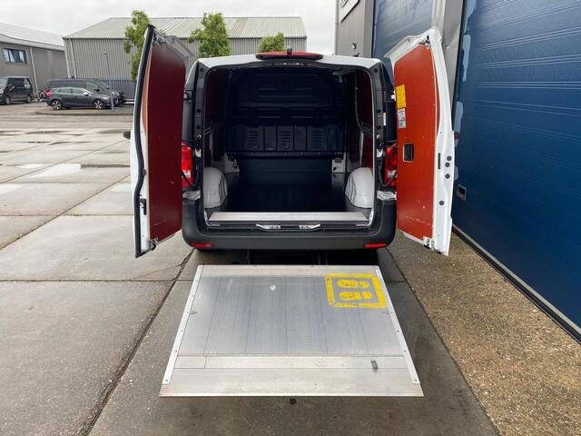 Mercedes-Benz VITO 114 CDI Lang LAADKLEP / AIRCO / CRUISE CONTROLE / NAVI / AUTOMAAT