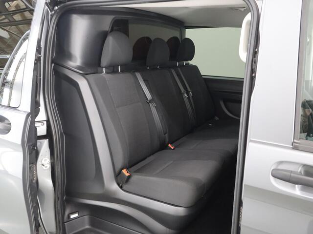 Mercedes-Benz VITO 116 CDI Aut. | L2 Lang | Dubbele Cabine | Navigatiesysteem | Cruise Control | Climate Control | Spraakassistent | Parkeercamera | 6-zits | Trekhaak | Certified